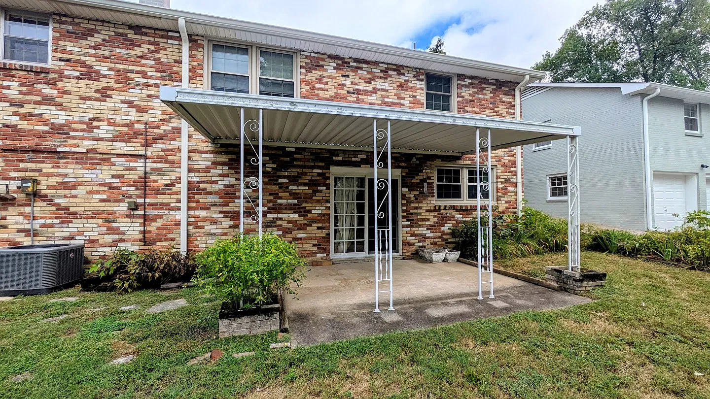 3 bed, 2270 sqft, $2,400 — Photo 4