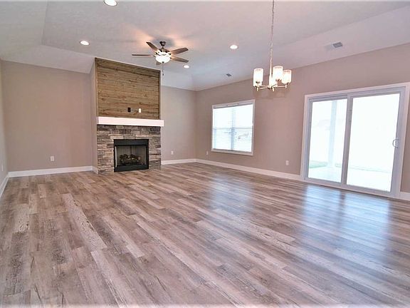 4th image of 8101 Lander Dr