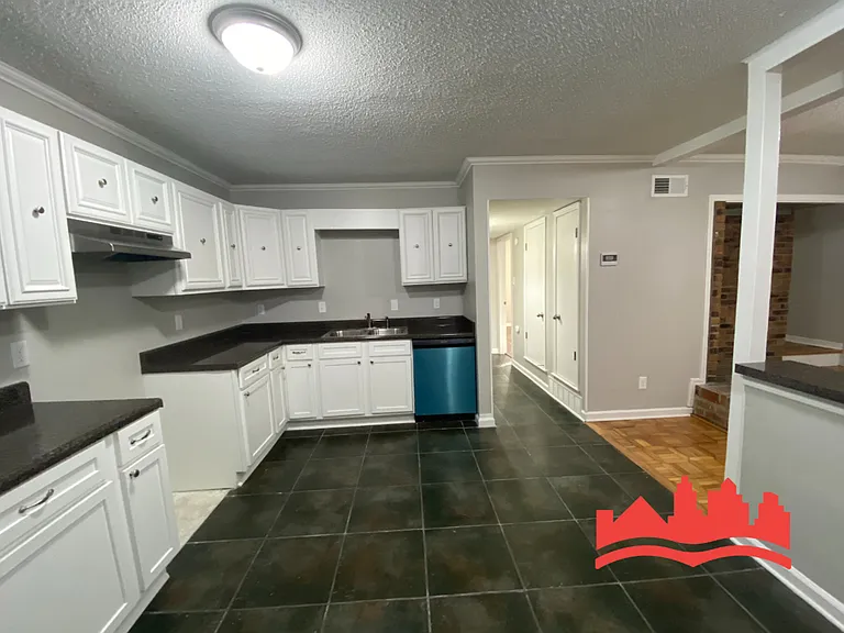 4242 Escrow St — Photo 8
