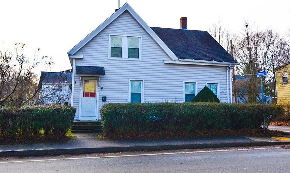 1st image of 328 Commercial St