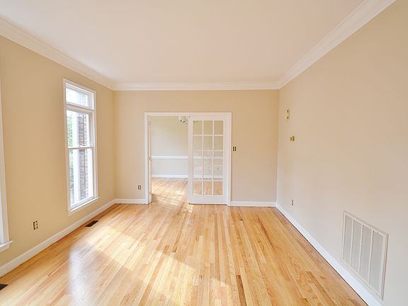 2nd image of 315 Emerson Dr