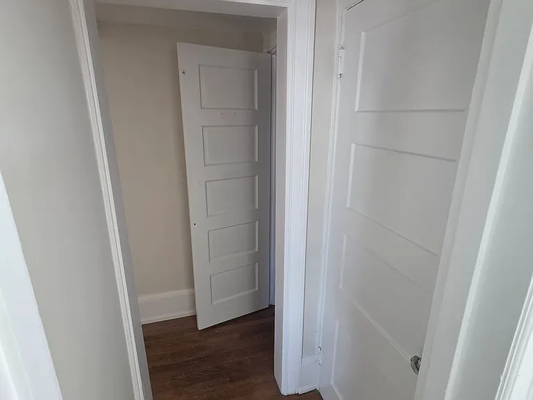 1858 Guernsey Ave — Photo 22