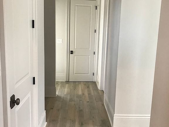 3rd image of 116 Persimmon Dr