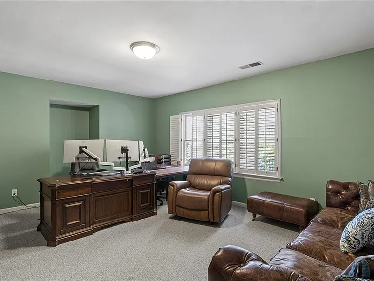 5685 Lake Manor Trce — Photo 23