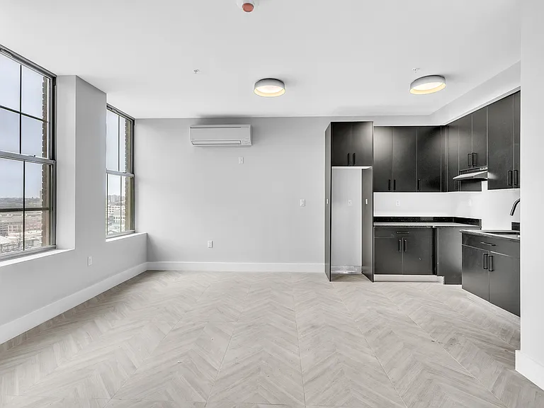 The Griffith Building — Photo 17