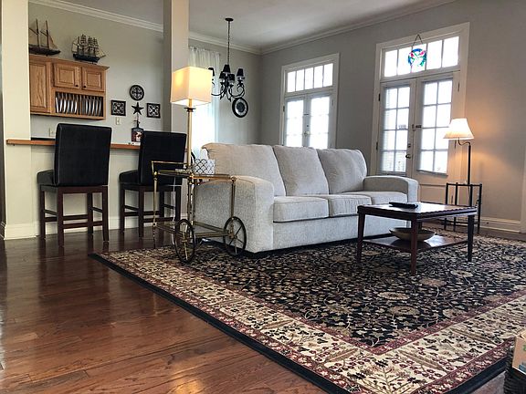 3rd image of 407 Morgan St #1