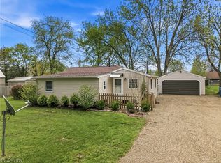 6982 McClure Rd, Hubbard, OH 44425