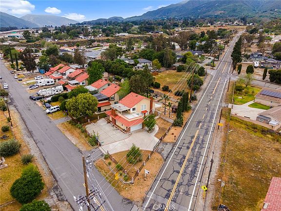 5th image of 1636 Devore Rd
