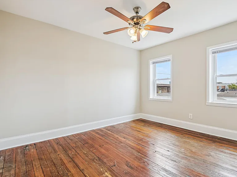 1253 William St — Photo 29