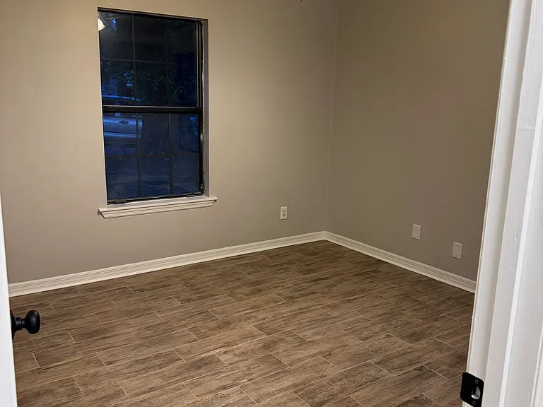 200 Prince Dr #1 — Photo 6