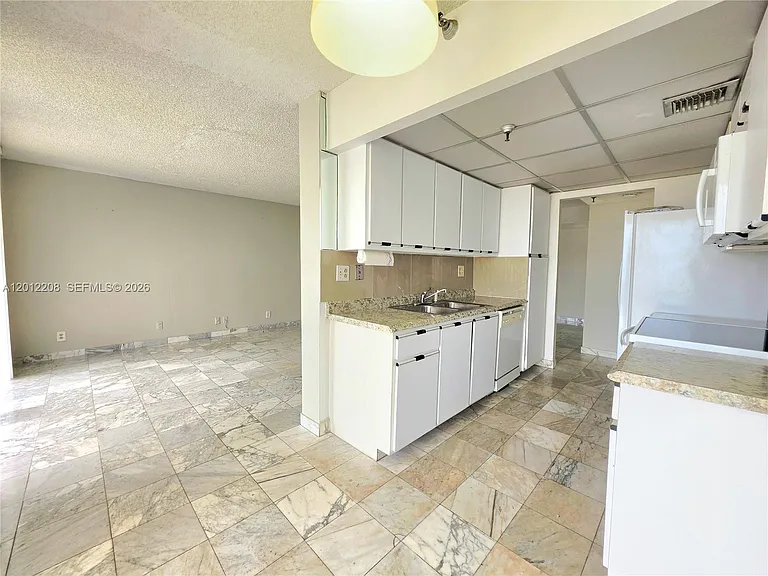 290 174th St #1517 — Photo 9