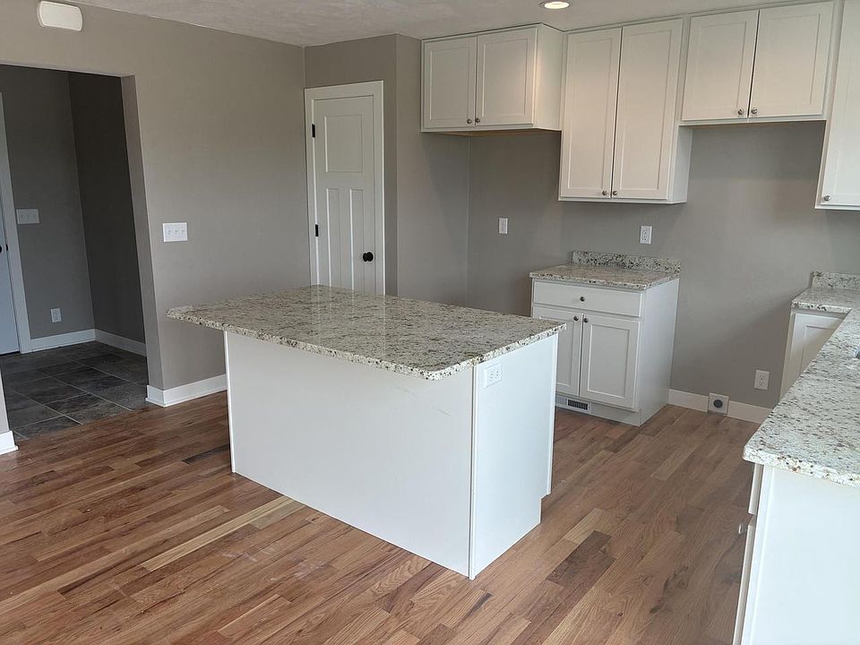 1st image of 807 Arthur DRIVE