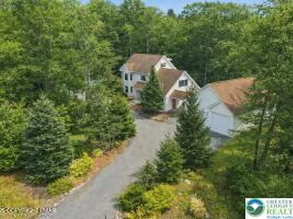 322 Scenic Dr, Blakeslee, PA 18610