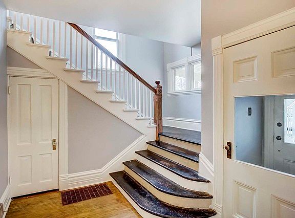 5th image of 338 N Ashland Ave