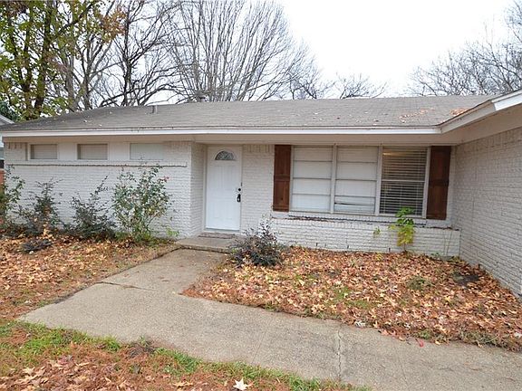 3rd image of 524 Cherry Ln