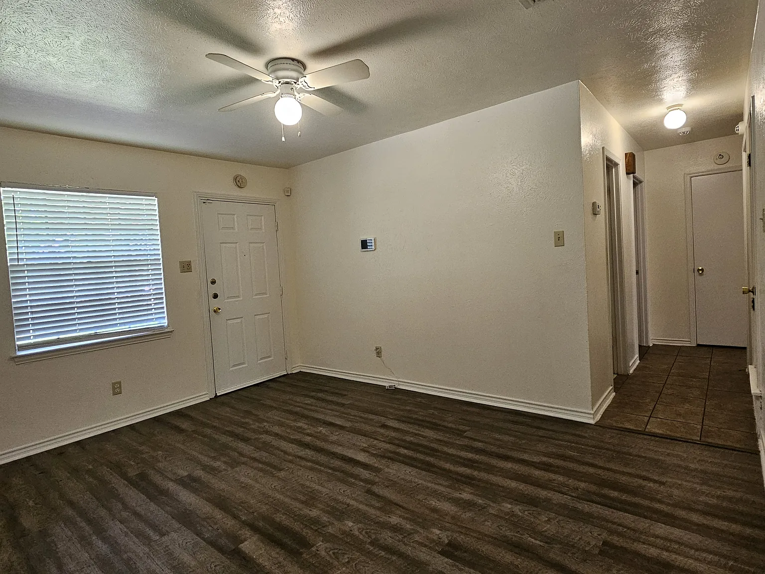 3 bed, 1.5 bath, 1219 sqft, $1,775 — Photo 2