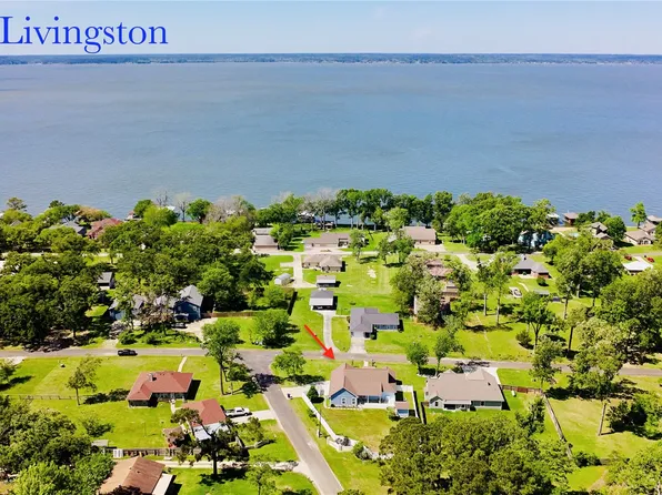 276 Resort Dr, Livingston, TX 77351
