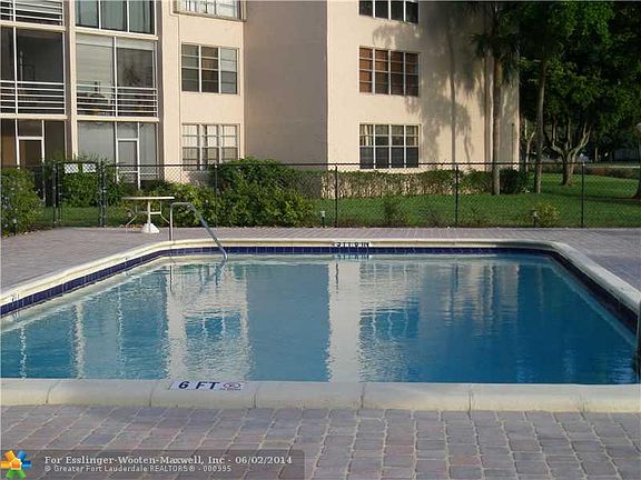 2nd image of 9481 Evergreen Pl APT 302