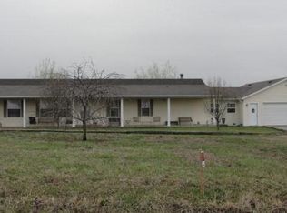 42585 Scotts Farm Trl, Perry, MO 63462