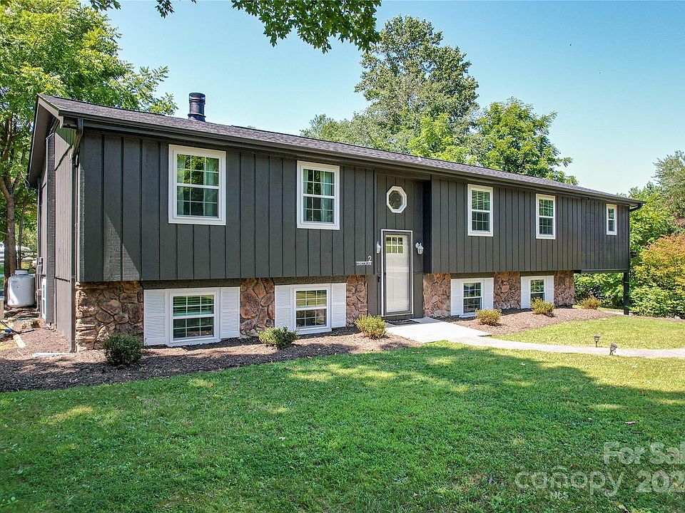 1st image of 2 Lexington Ln