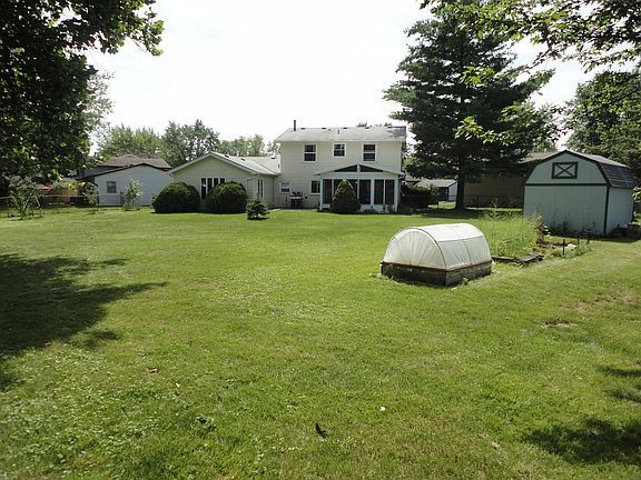 3rd image of 8241 N Carrolton Ct