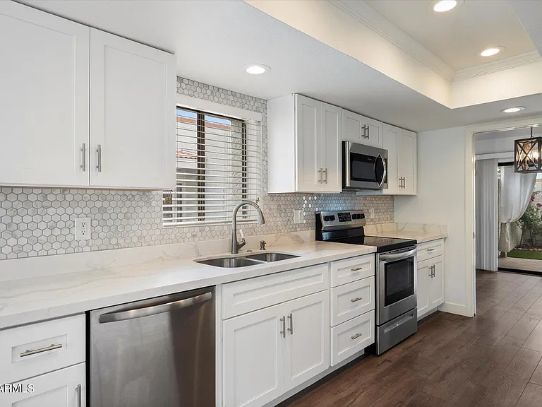 3069 E Cannon Dr — Photo 7