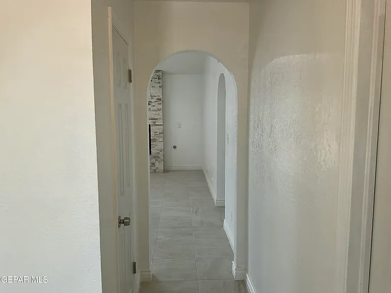 335 Flynn Dr — Photo 34