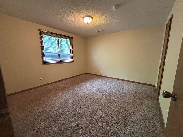 2135 S 46th Ave — Photo 14