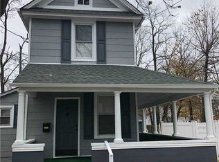87 2nd Ave, Bay Shore, NY 11706