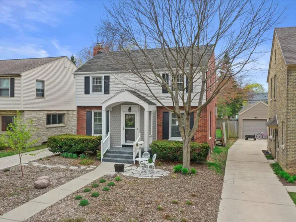 4773 North Marlborough DRIVE, Whitefish Bay, WI 53211