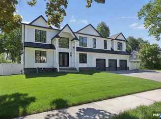 532 Hobart Rd, Paramus, NJ 07652