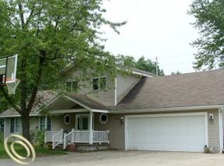 9905 Ortonville Rd, Clarkston, MI 48348