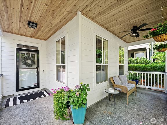 4th image of 34743 SE Ridge Street