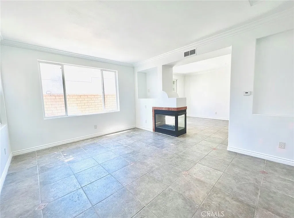 3 bed, 2.5 bath, 1650 sqft, $4,600 — Photo 3