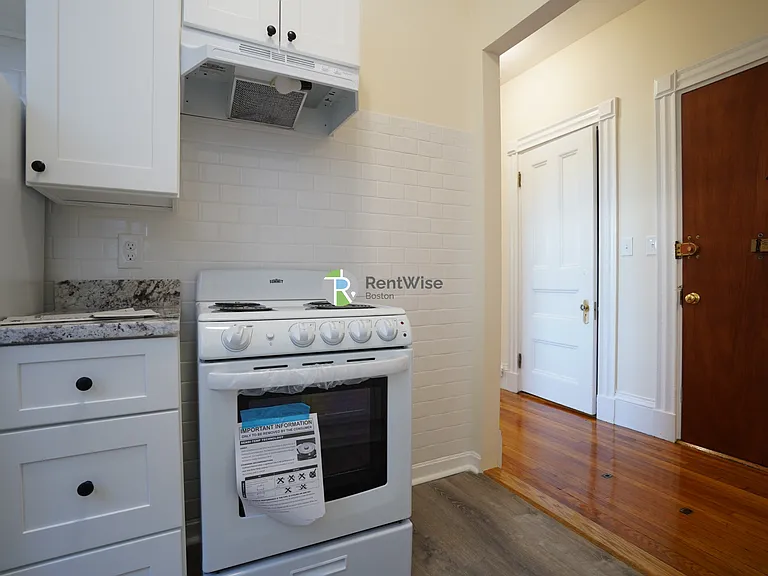 504 Beacon St #31U — Photo 10