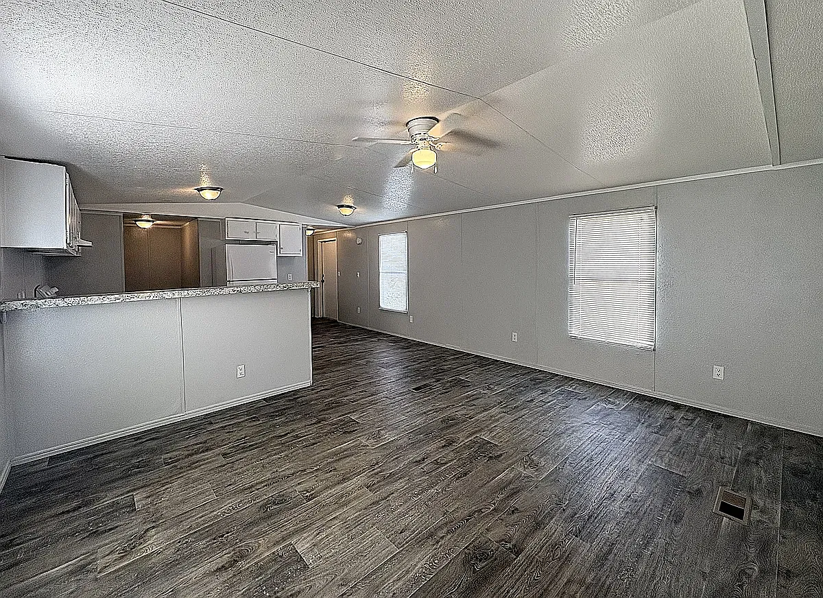 2 bed, 896 sqft, $749 — Photo 3