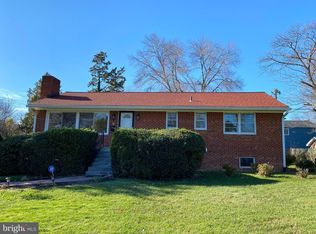 6802 Derrell Ct, Alexandria, VA 22307