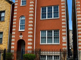 1520 W Superior St, Chicago, IL