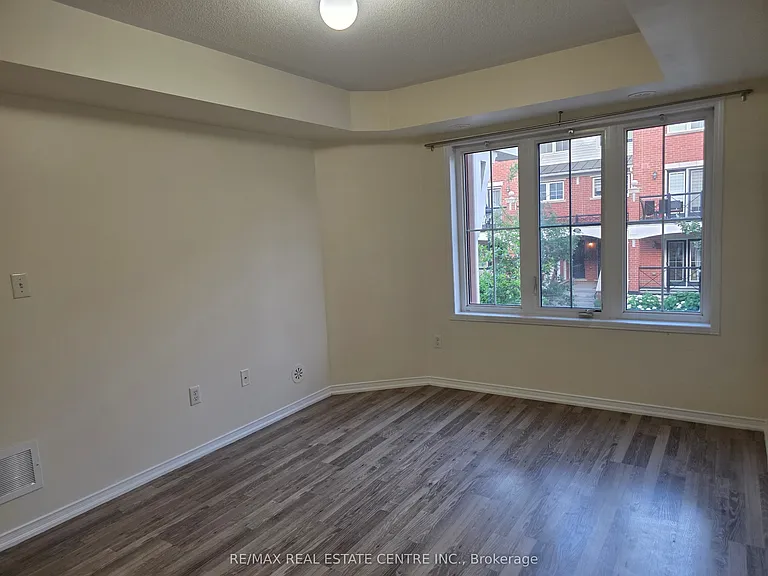 2472 Post Rd #4 — Photo 10
