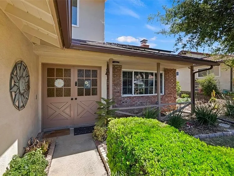 2447 Grove Ave — Photo 2