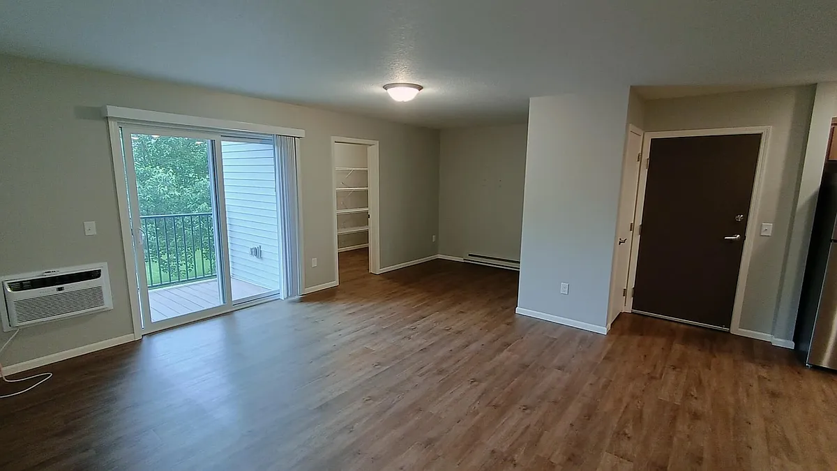 Unit Photo - 1360 6th Ave #8