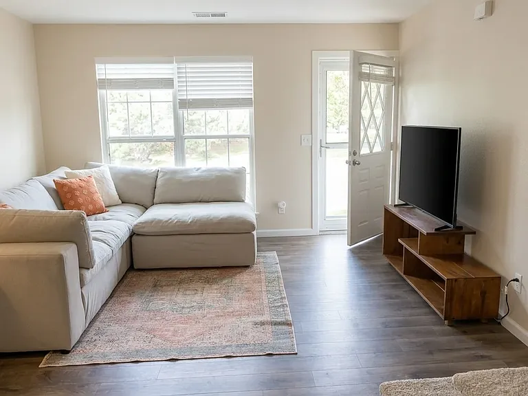 10557 W Dartmouth Ave — Photo 8