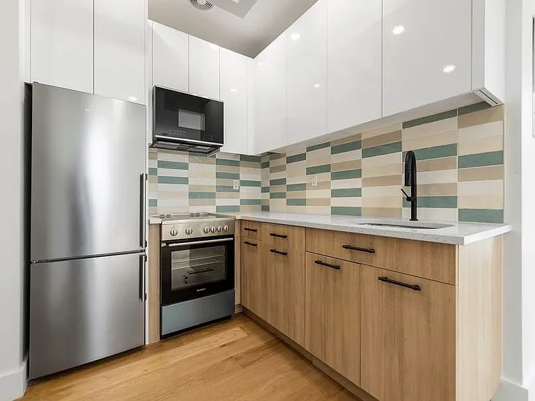 2553 Bedford Ave #Penthouse 5 — Photo 2