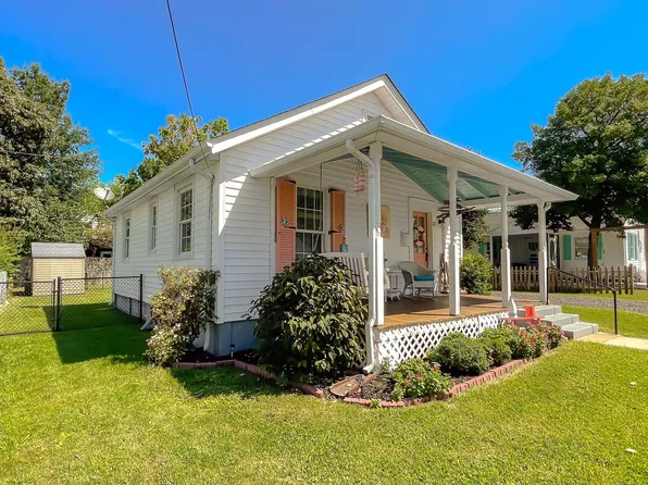33 Maryland Ave, Colonial Beach, VA 22443