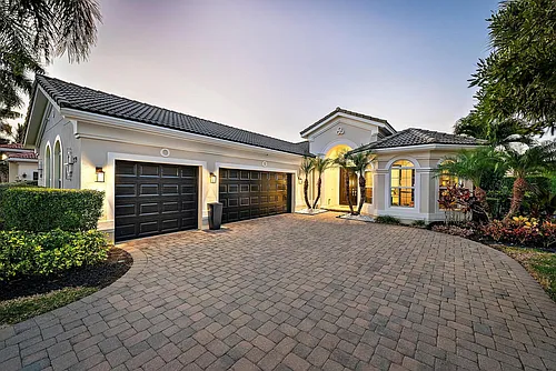 279 Carina Dr Photo 1