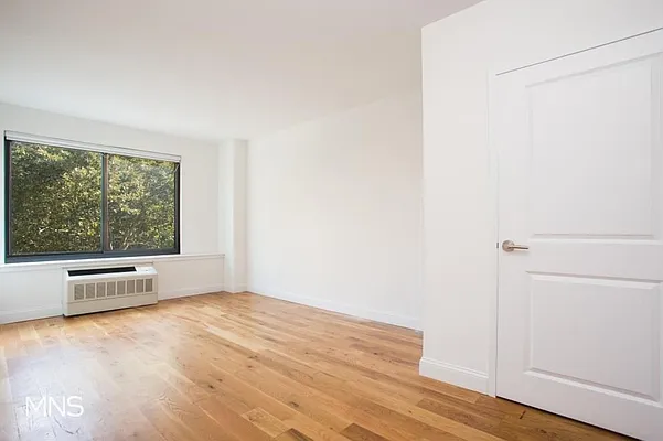 Rented by MNS Marketing | media 4