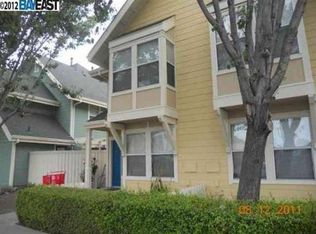 2830 E 10th St, Oakland, CA 94601