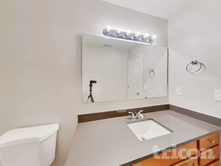 1129 Hawick Dr — Photo 15
