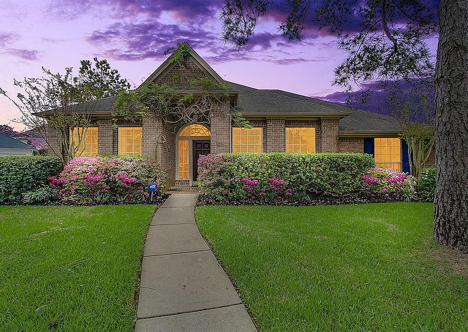 1st image of 20403 Chelsea Park Ct