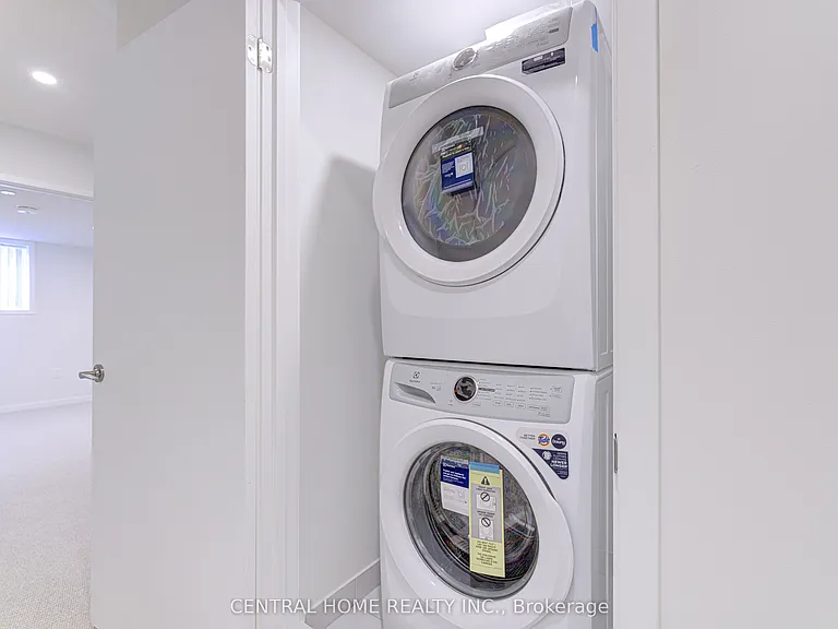 130 Honeycrisp Cres #Townhouse 312 — Photo 17